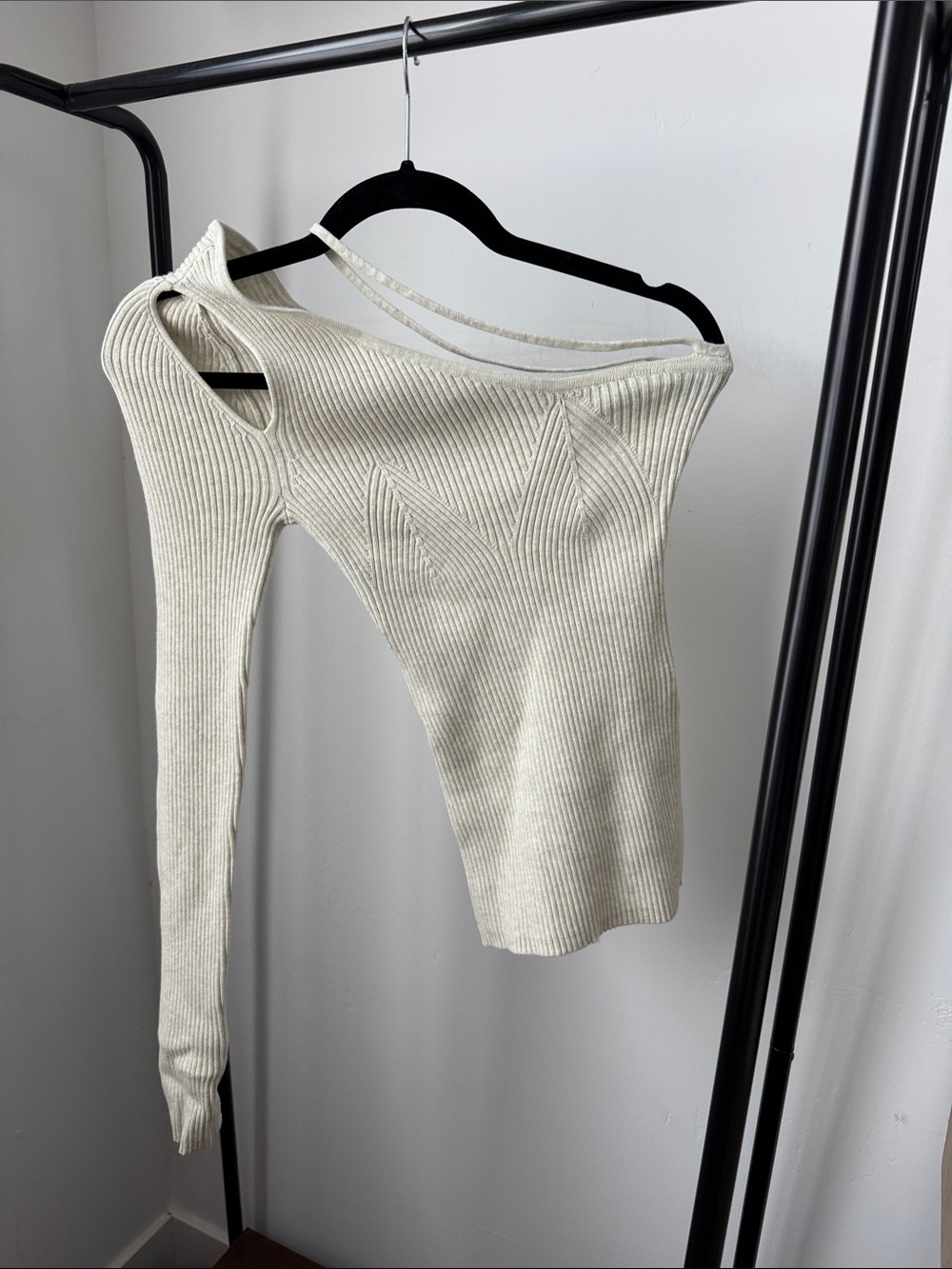h:ours Ivory Ribbed one shoulder cut out Sweater